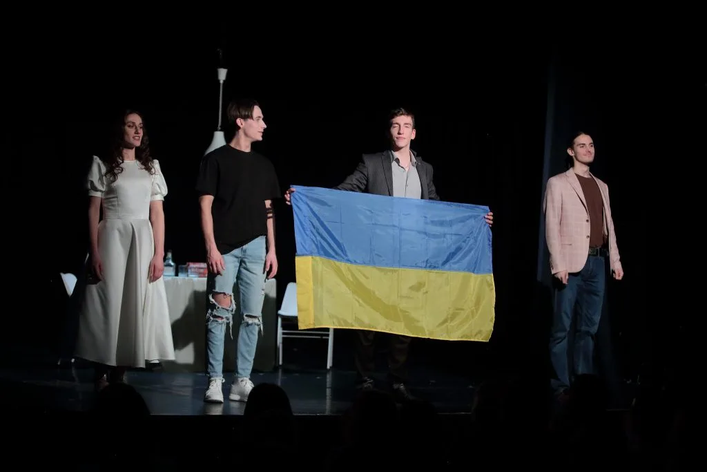 🎭 Тріумф у Будапешті: Закарпатський театр зірвав стоячі овації з виставою «Гра в правду»
