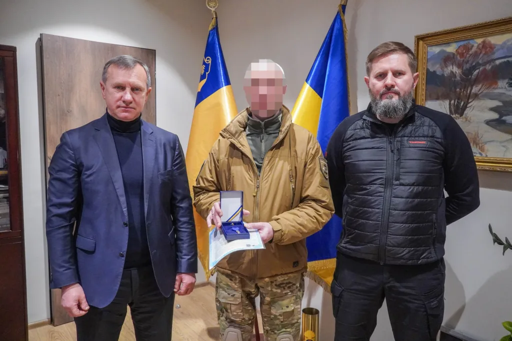 Підтримка захисників в Ужгороді: поліцейський отримав квартиру завдяки спільним зусиллям громади та бізнесу Підтримка захисників в Ужгороді: поліцейський отримав квартиру завдяки спільним зусиллям громади та бізнесу