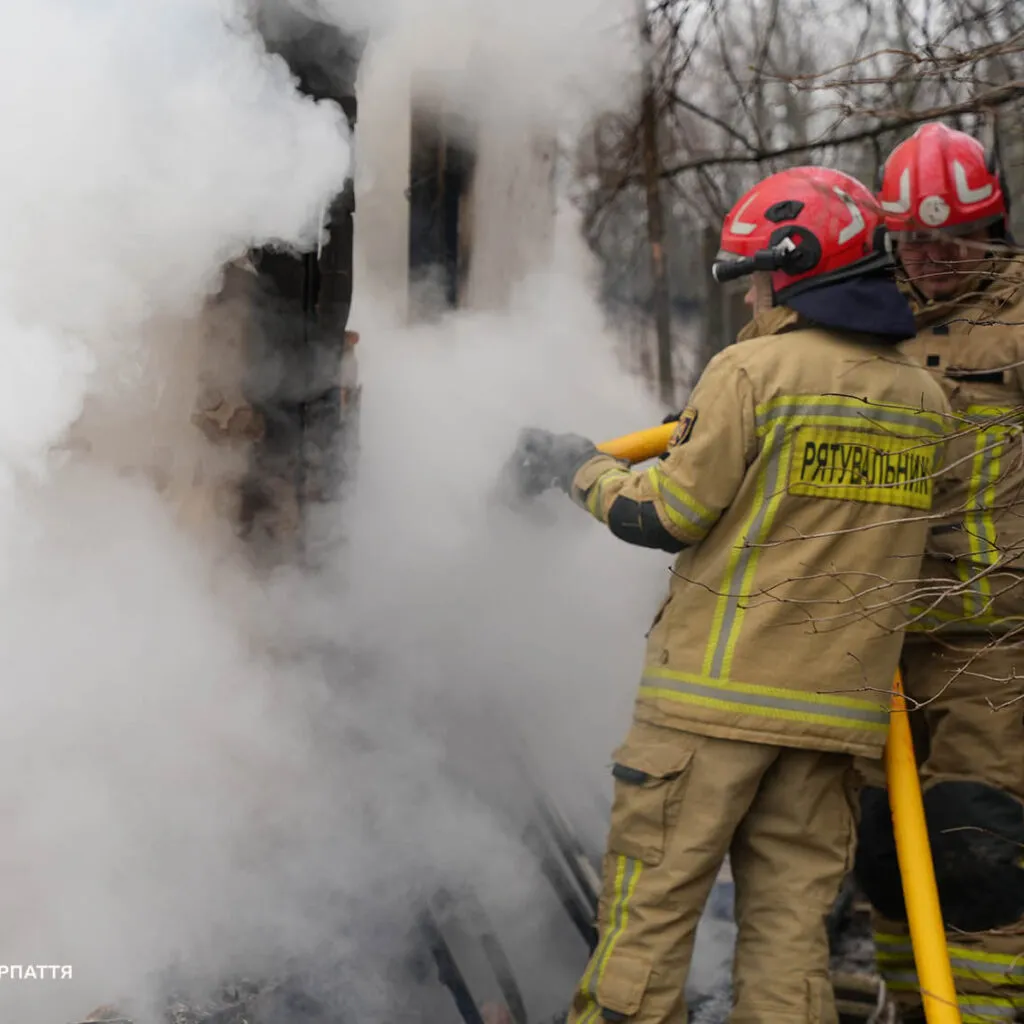 Трагедія в Ужгороді: під час пожежі в мікрорайоні Горяни рятувальники виявили тіло чоловіка