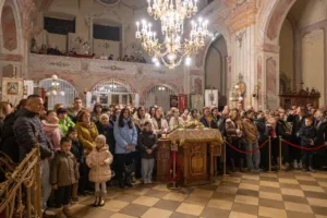 Різдвяна музична магія в Ужгороді: учні музичної школи №1 провели благодійний концерт у Катедральному соборі