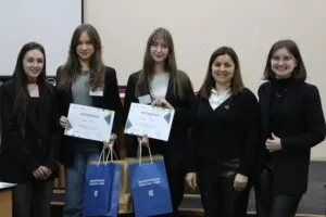 Тріумф інтелекту та лідерства: студентки УжНУ перемогли на Національному дебатному турнірі