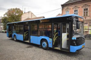 Перевізники Ужгорода наполягають на підвищенні тарифу до 18 гривень: причини та позиція міськради