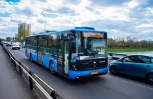 🚌 Нова ера оплати проїзду: В Ужгороді контролери навчають пасажирів користуватися валідаторами