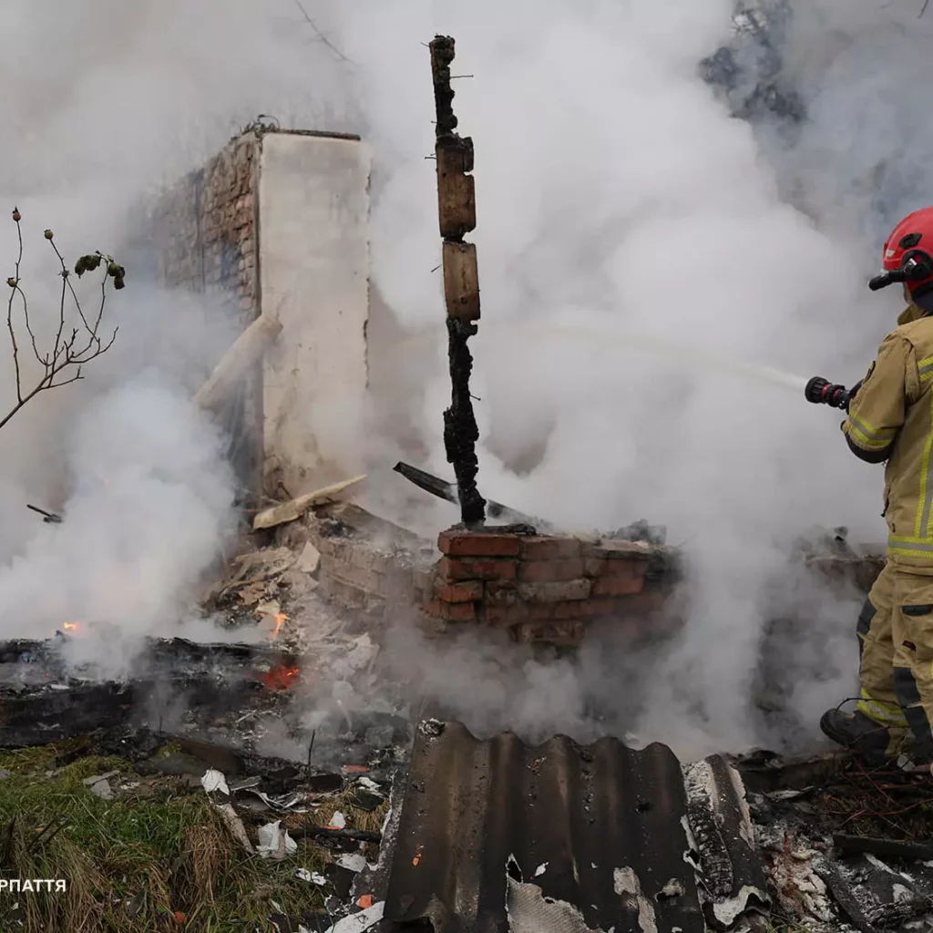 Трагедія в Ужгороді: під час пожежі в мікрорайоні Горяни рятувальники виявили тіло чоловіка