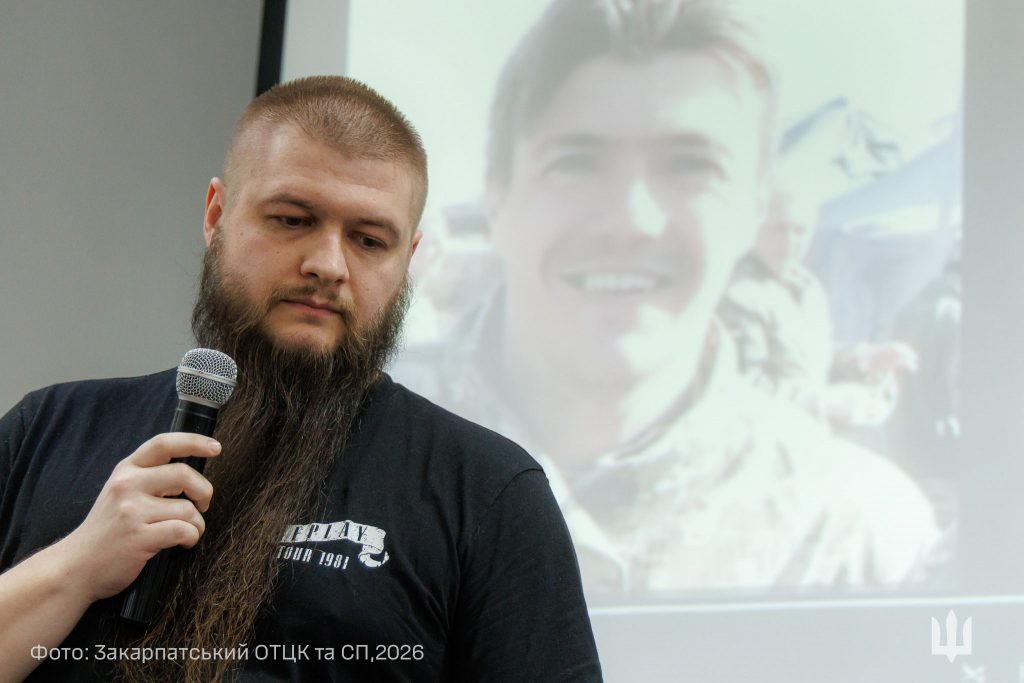 Ужгород вшановує пам’ять героїв: започатковано цикл зустрічей «Герої серед нас»