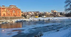 Трансформація Ботанічної набережної в Ужгороді: пішохідна зона, захисна дамба та потенційна забудова.