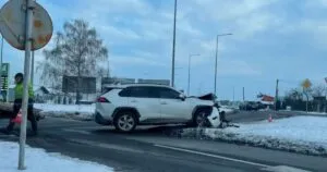 Ужгород: Автопригода на транспортній розв’язці за участю двох автомобілів – Toyota та Fiat