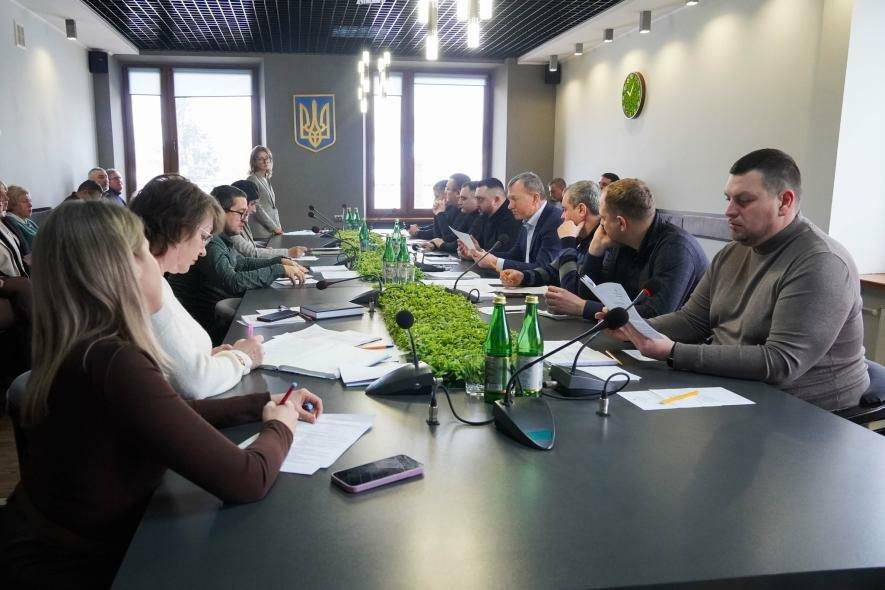 Захист доріг та безпека руху: в Ужгороді запроваджують офіційну заборону на в’їзд вантажівок понад 24 тонни