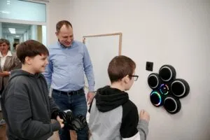 У ліцеї №12 Ужгорода відкрили першу на Закарпатті сучасну кімнату психологічного розвантаження