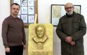 Унікальна меморіальна дошка владики Мілана Шашіка збагатила колекцію Закарпатського музею народної архітектури та побуту