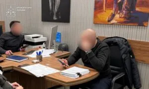Прокуратура підозрює нотаріуса з Ужгорода у схемі заволодіння майном на понад 42 млн грн