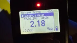 Нічне затримання в Ужгороді: нетверезий водій без прав намагався обійти закон