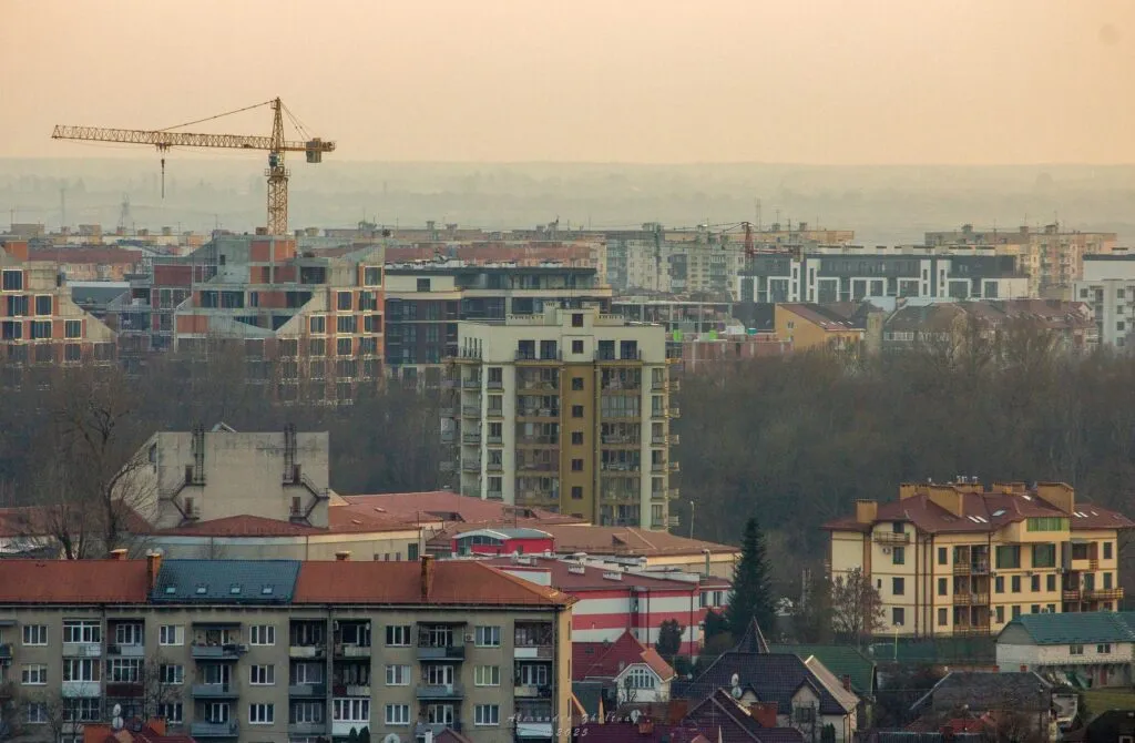 Ринок нерухомості Ужгорода під час війни: як змінилася ціна житла, попит і поведінка покупців Ринок нерухомості Ужгорода під час війни: як змінилася ціна житла, попит і поведінка покупців