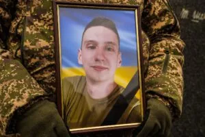 Ужгород прощався зі сержантом Нацгвардії Василем Фрінцком