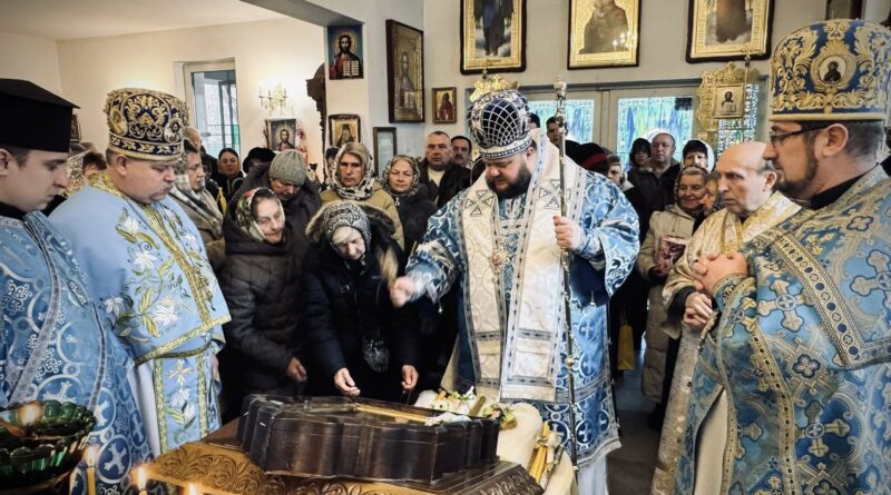 Богослужіння єпископа Ужгородського і Закарпатського Варсонофія на свято Стрітення Господнього: освячення води та свічок