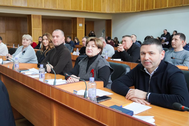 Ужгородська Міська Рада: Підтримка Громади, Вшанування Героїв та Нові Назви Вулиць