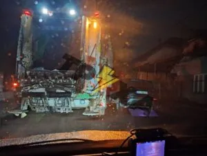 Драматична аварія на вулицях Ужгорода: сміттєвоз зіштовхнувся з легковим автомобілем