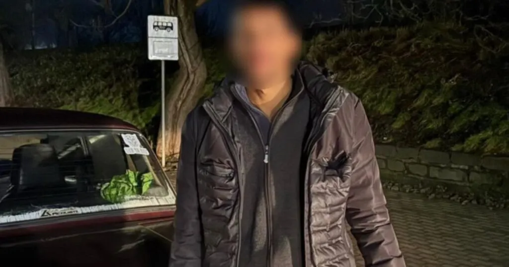 В Ужгороді затримали водія, який керував авто без прав та під впливом наркотиків. В Ужгороді затримали водія, який керував авто без прав та під впливом наркотиків.
