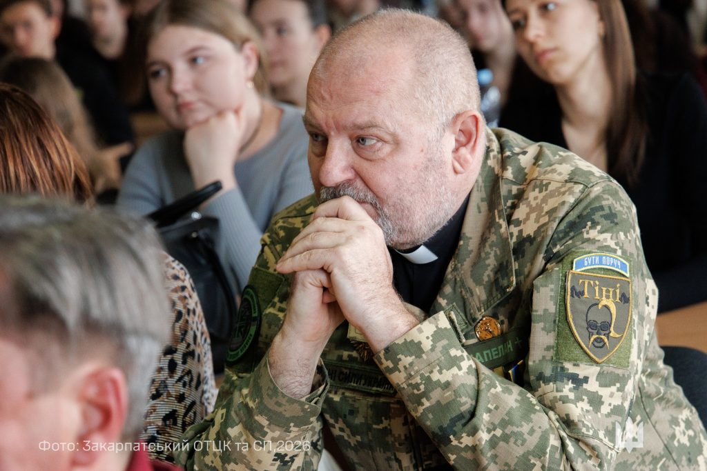 У память про майора Сергія Кузнєва: УжНУ зібрав повну залу на меморіальному вечорі «Дрона»