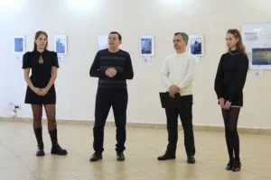 В Ужгороді презентували виставку «Контури життя» Амалії Коштури: сучасне мистецтво в історичному Скансені