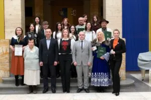 В Ужгороді відзначили видатних екскурсоводів Закарпаття та вшанували память полеглих героїв