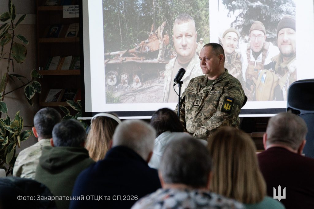 У память про майора Сергія Кузнєва: УжНУ зібрав повну залу на меморіальному вечорі «Дрона»