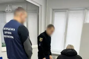 Ужгород: розпочато судовий процес проти екс-директора департаменту міської ради через незаконну приватизацію території біля «Чорних озер»