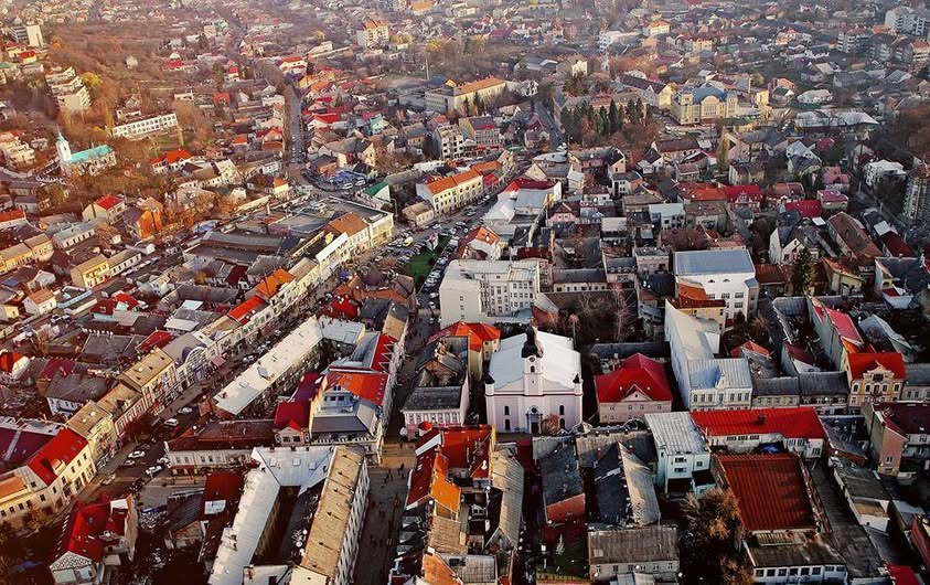 Ужгород 2026 – місто контрастів, де європейська архітектура межує з інфраструктурним занепадом