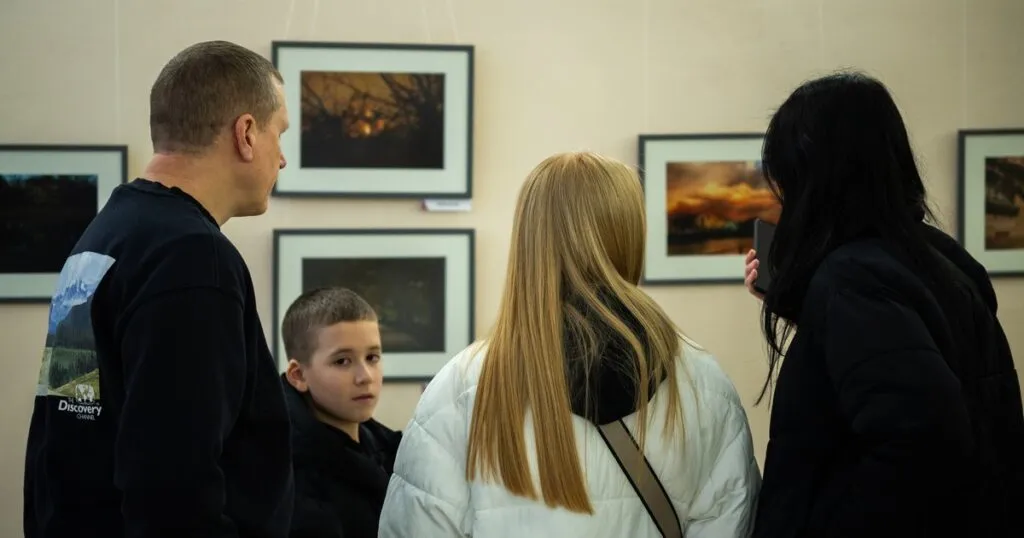 Ужгород у фокусі місцевих фотографів: фотовиставка «Мій Ужгород» відкрилась у скансені