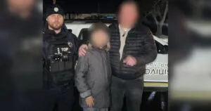 Самотня жінка втрачає орієнтацію на вулицях Ужгорода: патрульні прийшли на допомогу