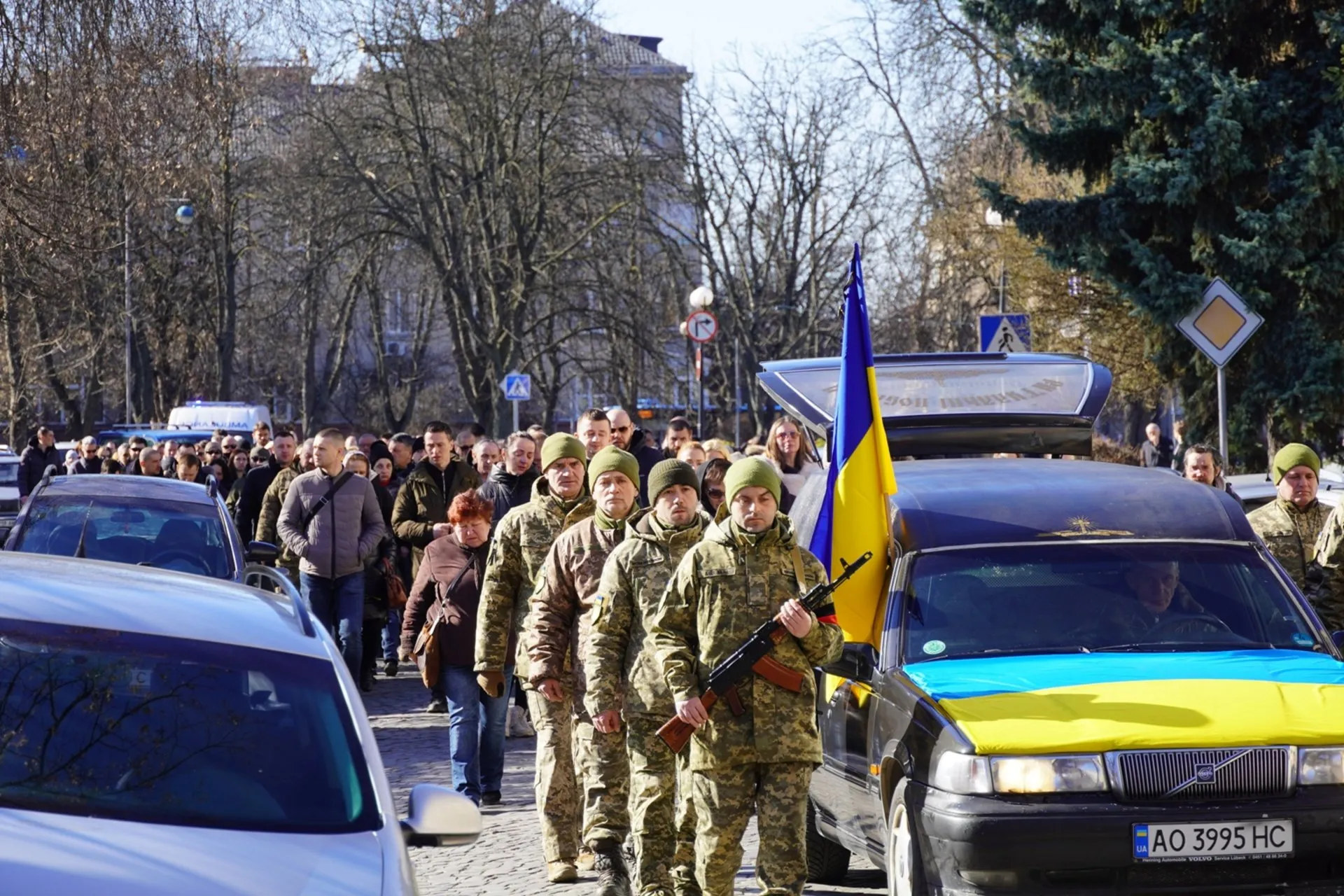 Ужгород прощається з Героєм: Життя Олександра Тарная, віддане за Україну