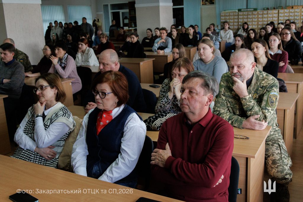 У память про майора Сергія Кузнєва: УжНУ зібрав повну залу на меморіальному вечорі «Дрона»