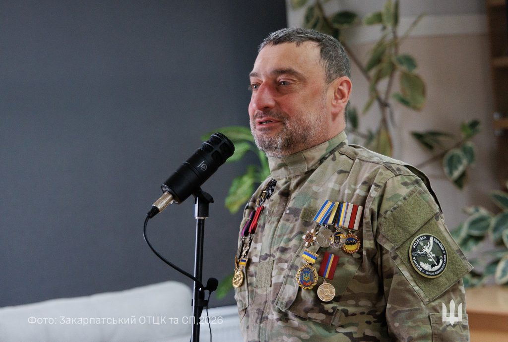 У память про майора Сергія Кузнєва: УжНУ зібрав повну залу на меморіальному вечорі «Дрона»