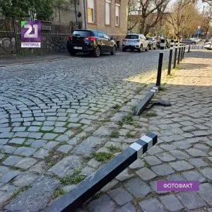 Руйнування на Ференца Ракоці: вулична огорожа пошкоджена, ймовірно, внаслідок ДТП