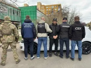 Від рингу до СІЗО: в Ужгороді затримали боксерського тренера за переправлення військовозобовязаних