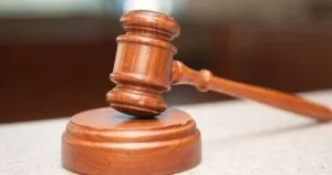 Ужгородська підприємиця отримала умовний термін за сприяння незаконному перетину кордону 25 чоловікам