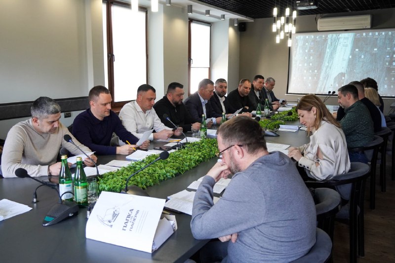 Ключові рішення виконкому Ужгорода: GPS-моніторинг транспорту, безпека на воді та підтримка ВПО