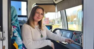 Ужгородська вихователька здійснила дитячу мрію: стала єдиною українською водійкою трамвая в Кошицях