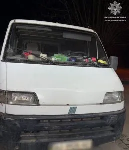 Масштабна ДТП в Ужгороді: автомобіль врізався у фасад магазину, водія підозрюють у керуванні напідпитку