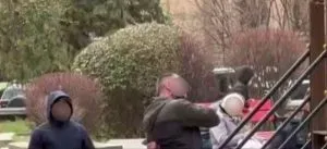 Трагедія в Ужгороді: поліція врятувала чоловіка від самогубства у центрі міста