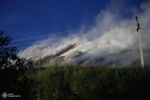 Ліквідація великої пожежі на сміттєзвалищі в Барвінку: рятувальники досягли прогресу