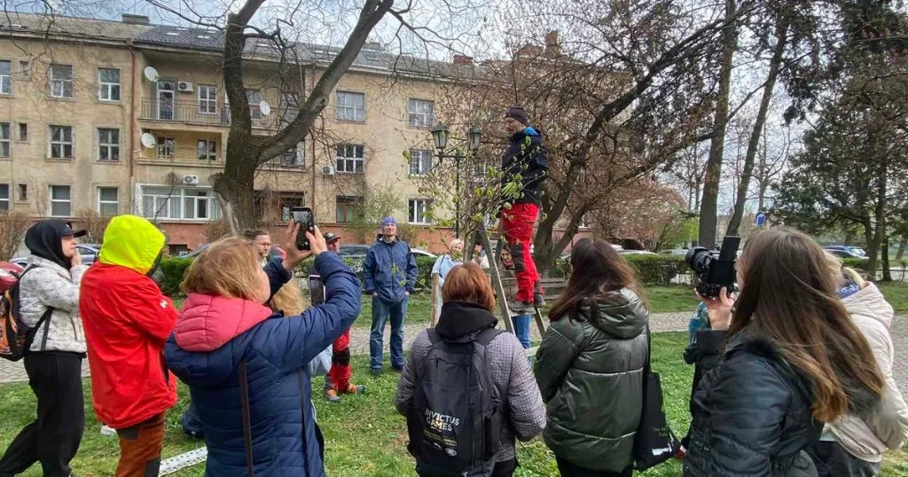 Ужгород став осередком арбористики: чеський фахівець Павел Ваґнер навчав догляду за деревами та рятуванню міського зеленого фонду Ужгород став осередком арбористики: чеський фахівець Павел Ваґнер навчав догляду за деревами та рятуванню міського зеленого фонду