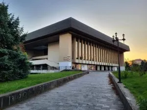 Закарпатський драмтеатр тріумфує з новим грантом на інклюзивний проєкт
