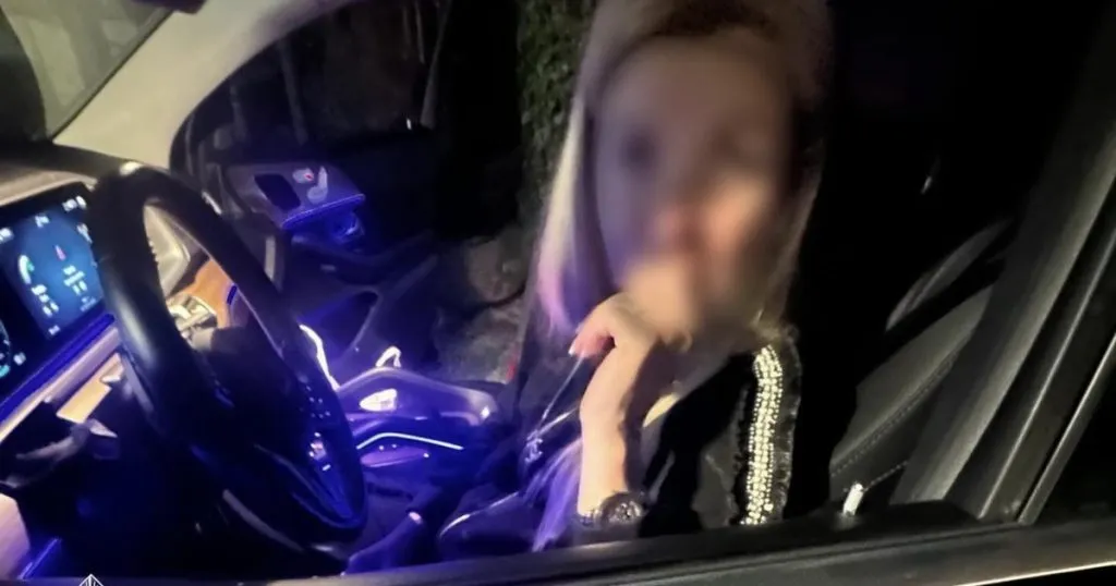 Патрульні на Закарпатті затримали водійку Mercedes у стані сп’яніння після переслідування та ДТП Патрульні на Закарпатті затримали водійку Mercedes у стані сп’яніння після переслідування та ДТП