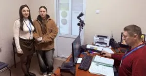 Підтримка українців у діаспорі: історія дівчини з Криму, яка отримала паспорт України