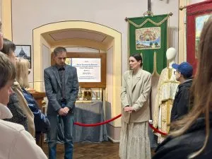Унікальна виставка в Ужгородському замку: подорож у світові сакральні історії