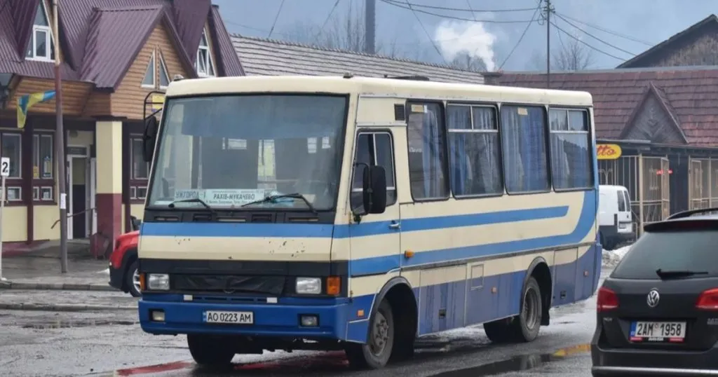 Закарпатські маршрути дорожчають: як зростання цін на пальне змінило вартість проїзду з Ужгорода Закарпатські маршрути дорожчають: як зростання цін на пальне змінило вартість проїзду з Ужгорода