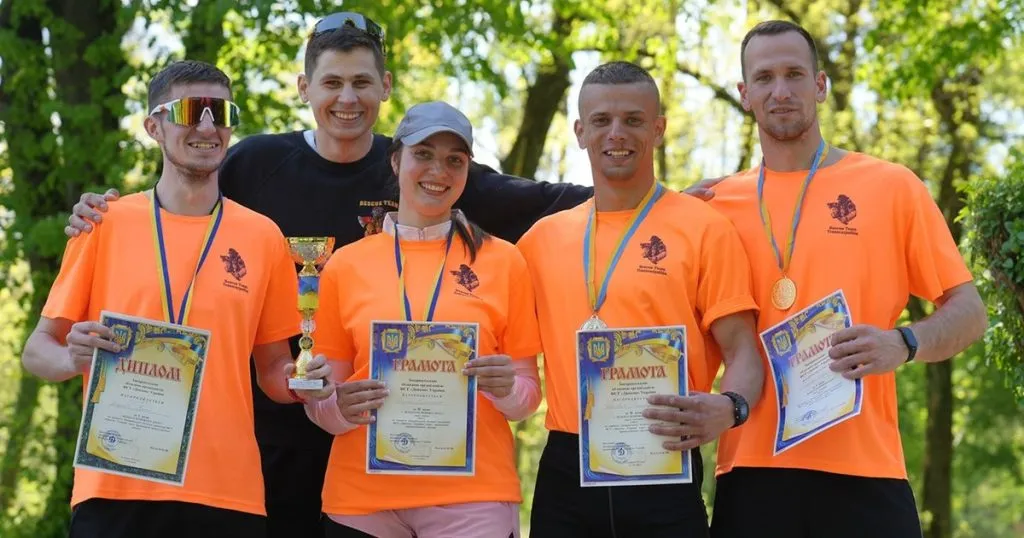 Чемпіони серед рятувальників: ДСНС Закарпаття тріумфує на чемпіонаті з кросу Чемпіони серед рятувальників: ДСНС Закарпаття тріумфує на чемпіонаті з кросу