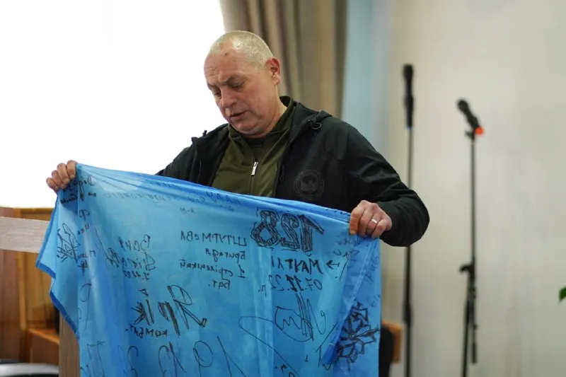 В Ужгородському ліцеї №5 підняли Прапор Надії