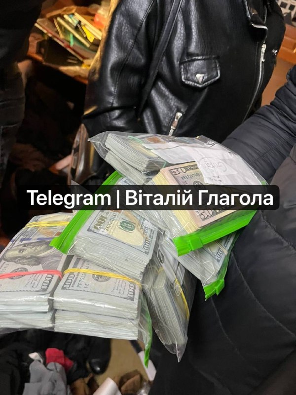 Керівник ВЛК погорів на хабарі: Правоохоронці викрили схему ухилення від служби